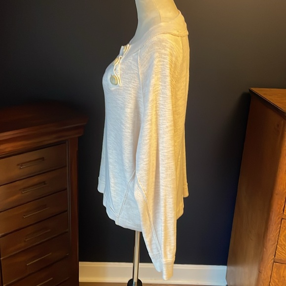 We the Free Oversized Sweater in Oatmeal Size Medium - Picture 4 of 9